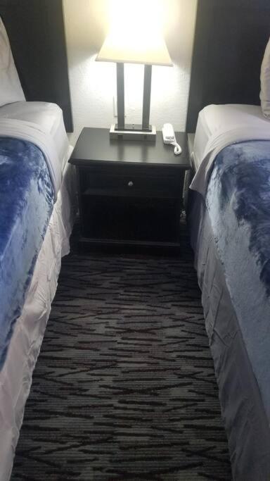 Hotel 2 Queen Beds Hotel Room 222 Wi-Fi Hot Tub Booking Stillwater Kültér fotó